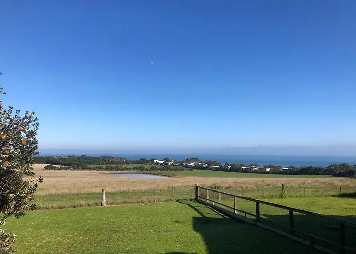 Yolo- Beach-House Views, Near Penguins, Nbn!