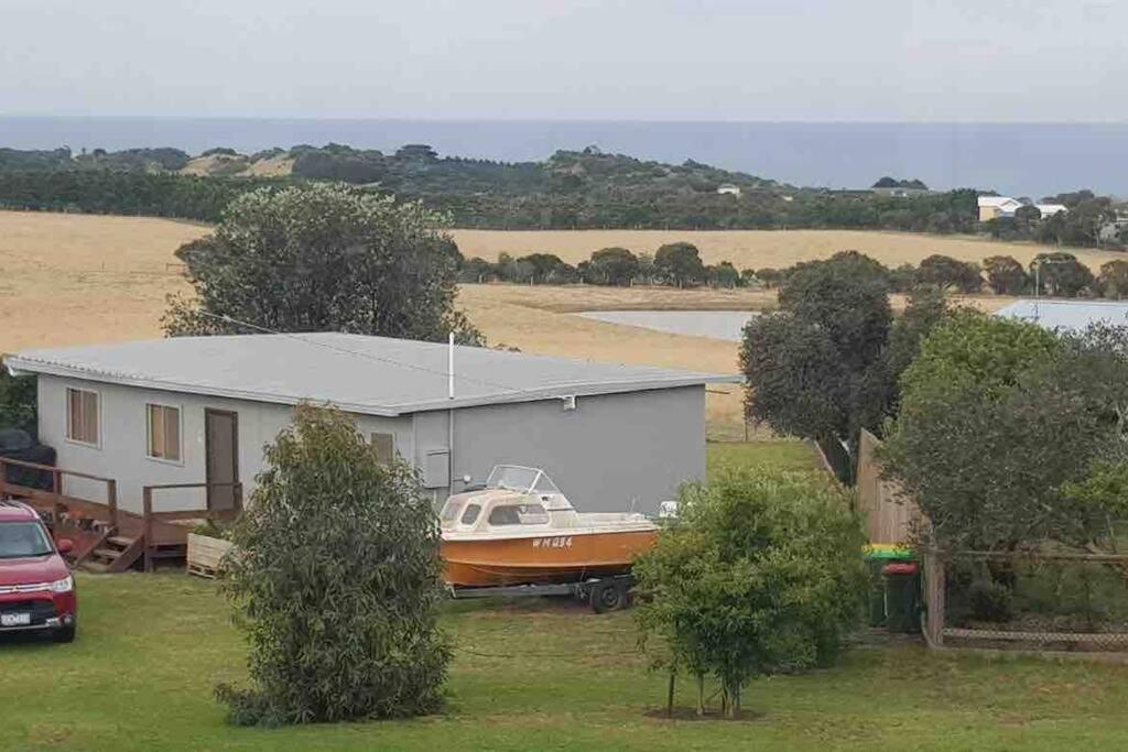 Yolo- Beach-house Views, Near Penguins, Nbn! * Ventnor