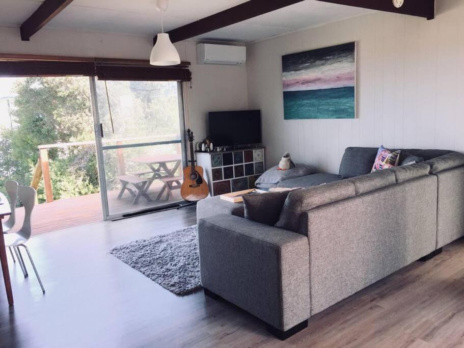 Yolo- Beach-house Views, Near Penguins, Nbn! Holiday home